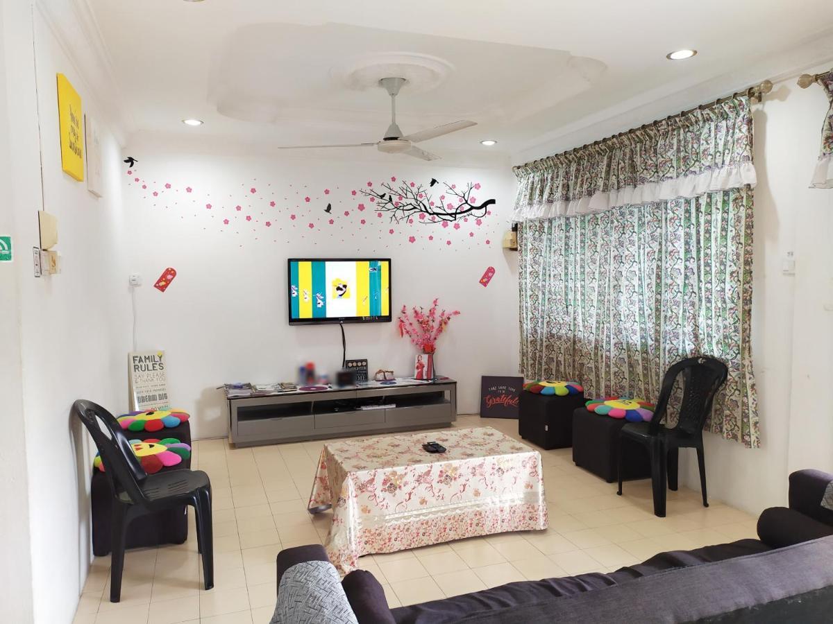 H Homestay Sibu - 500Mbps Wifi, Full Astro & Private Parking! 외부 사진