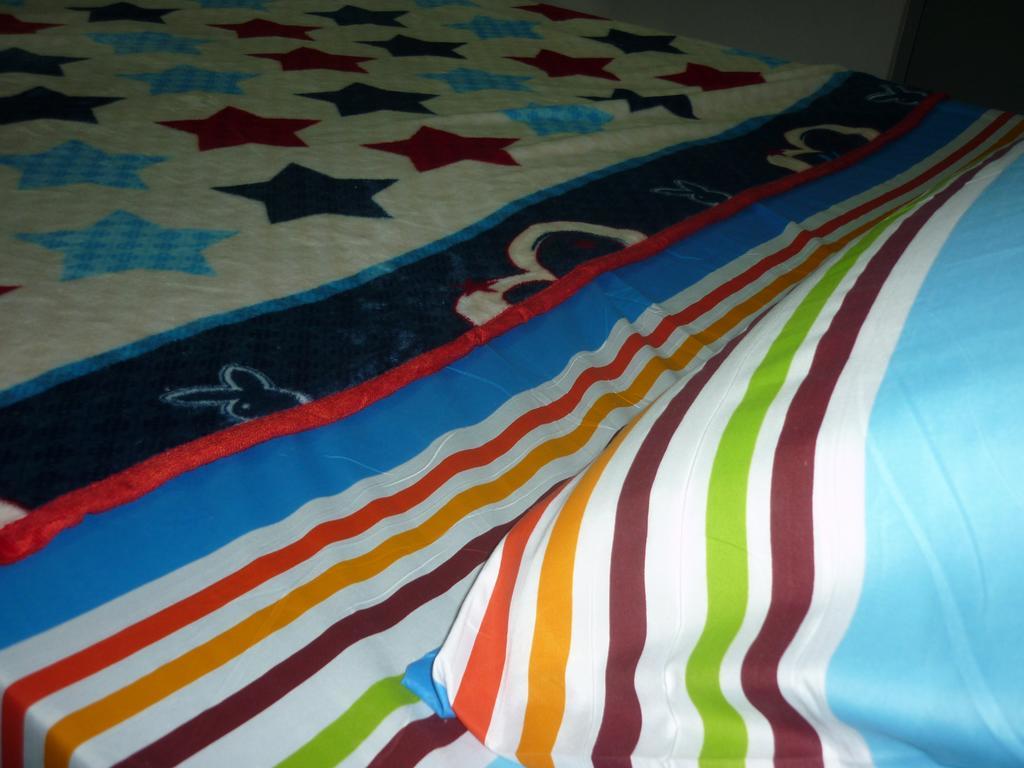 H Homestay Sibu - 1000Mbps 1Gbps Wifi, Astro & Auto Gate Parking Semi Detached House! 외부 사진