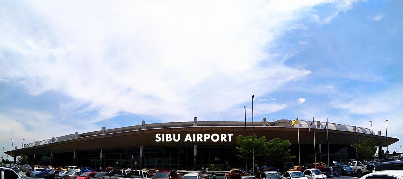 H Homestay Sibu - 1000Mbps 1Gbps Wifi, Astro & Auto Gate Parking Semi Detached House! 외부 사진