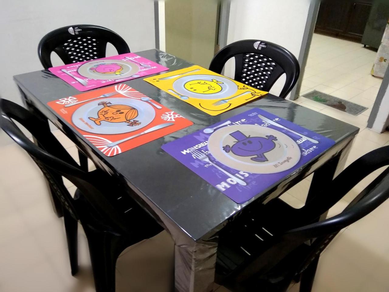H Homestay Sibu - 1000Mbps 1Gbps Wifi, Astro & Auto Gate Parking Semi Detached House! 외부 사진
